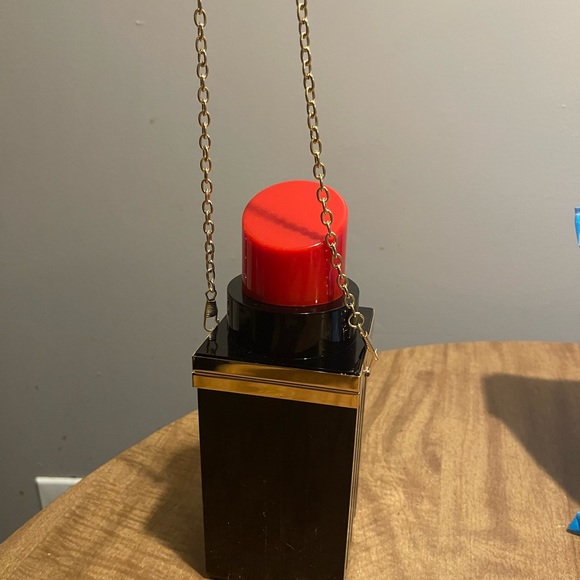 Lipstick shaped purse - Picture 2 of 4